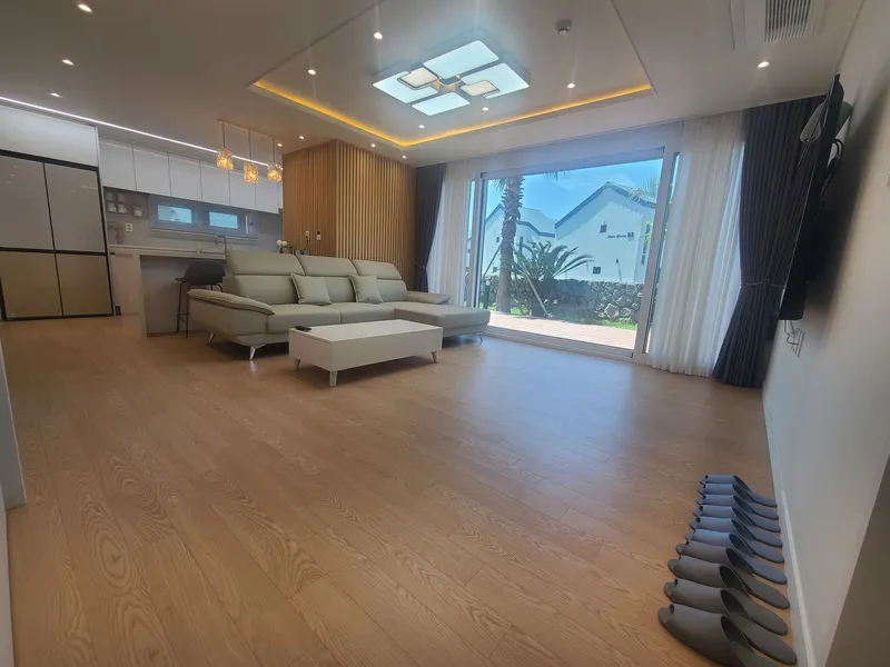 [Namwon, Seogwipo] 43-pyeong Jeju private pension C3 Opera Garden Family happiness space 34