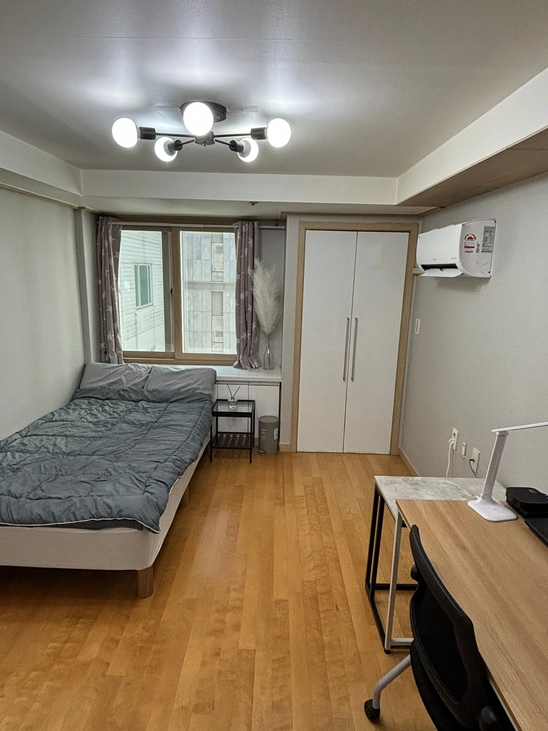Yeoksam-dong Transit-friendly One-Bedroom