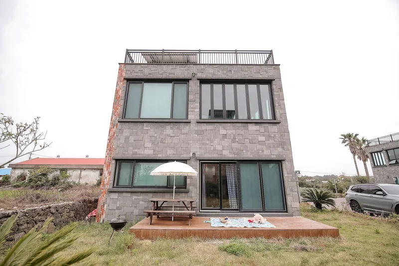 [Namwon, Seogwipo] Seogwipo Namwon Pyeoseon Sea 10 minutes Dog-friendly independent pool villa 48