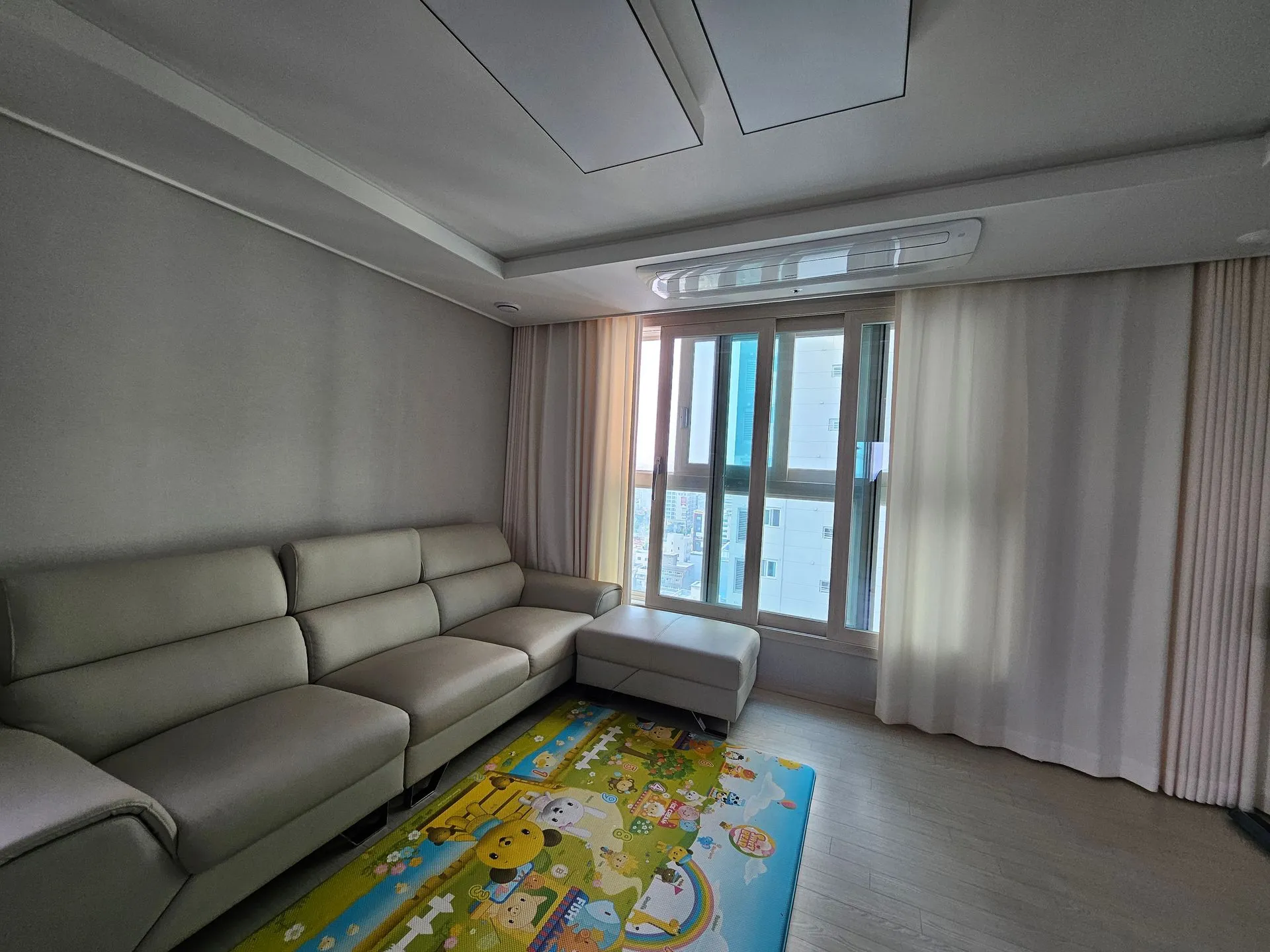 Won-dong Two-Bedroom Apartment near Station