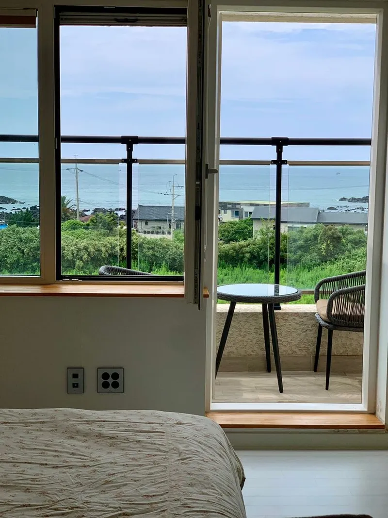 [제주 애월][애월하귀]위치 최강 바다뷰 독채 투룸 바다초입 도심인프라 인접 배민가능 74