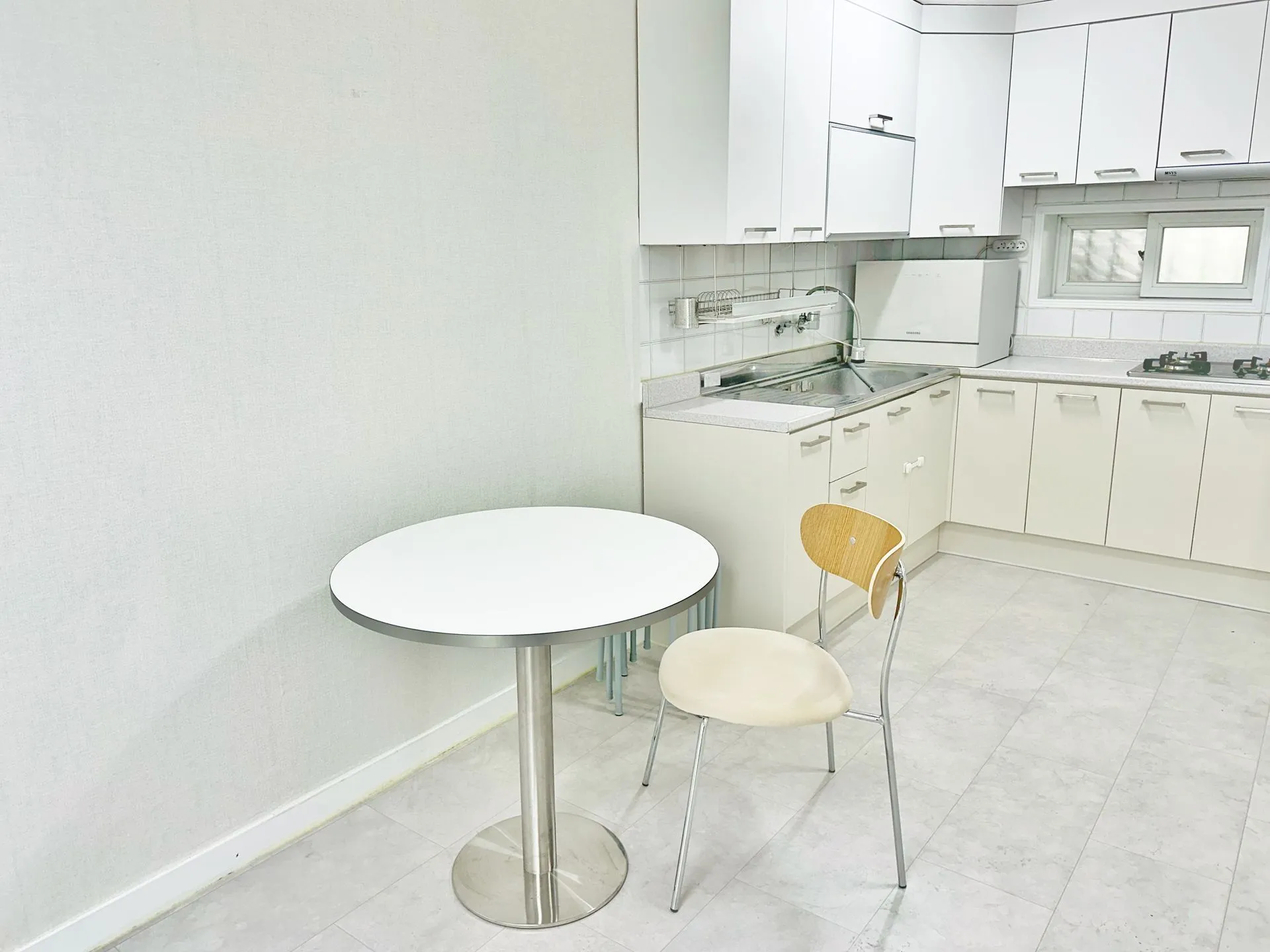 Suseong-dong 2-Bedroom Apartment near Line 2