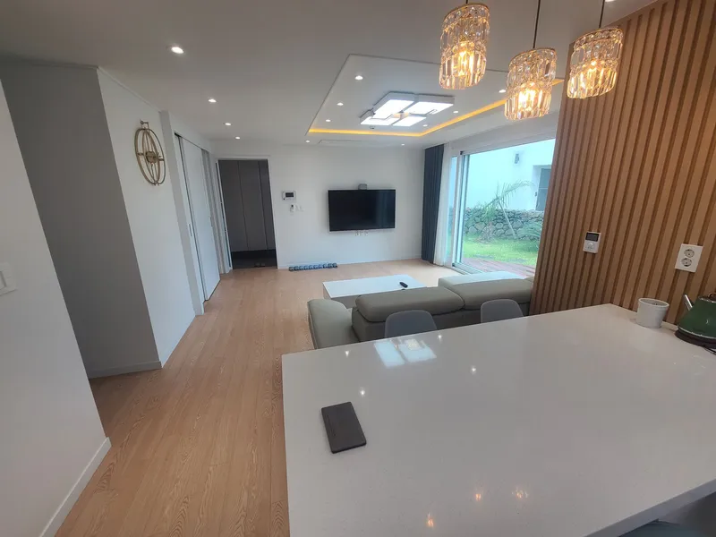 [Namwon, Seogwipo] 43-pyeong Jeju private pension C3 Opera Garden Family happiness space 26