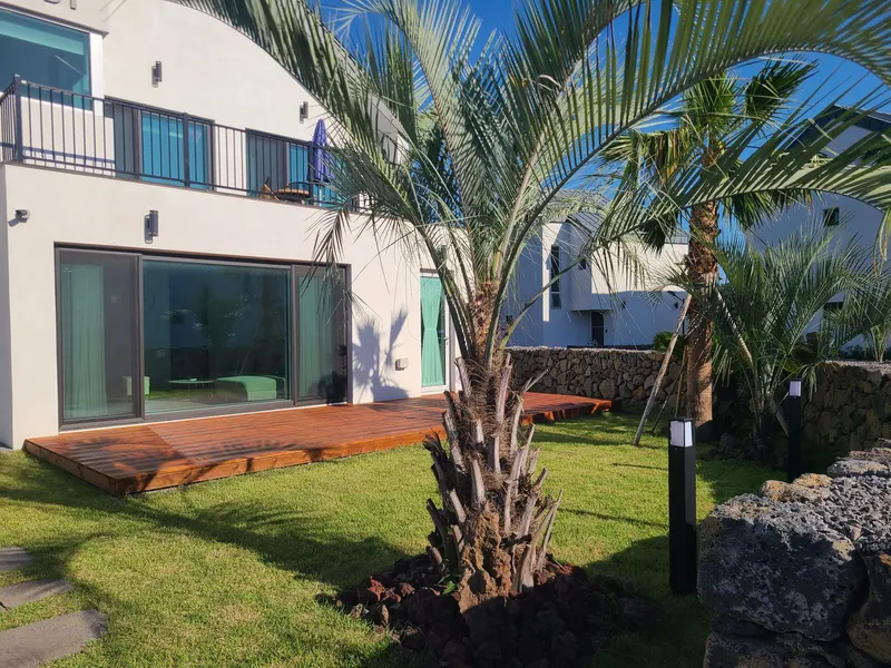 [Namwon, Seogwipo] D4 120 pyeong land, 43 pyeong duplex, single-family house newly opened 59