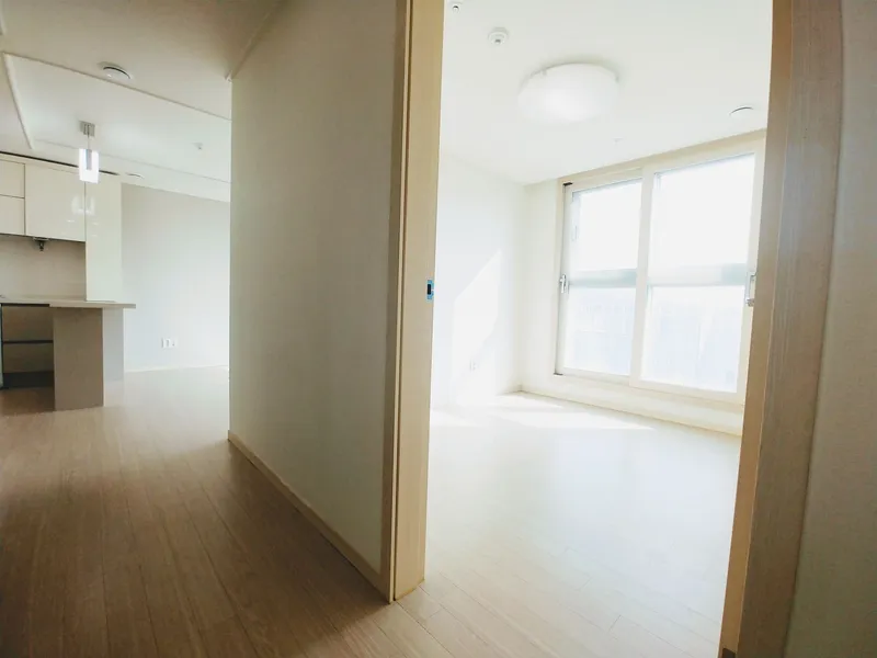 [서울 은평] 초역세권쇼핑몰 종로전철20분거리 3룸2화장실 숲뷰 오피스텔 4