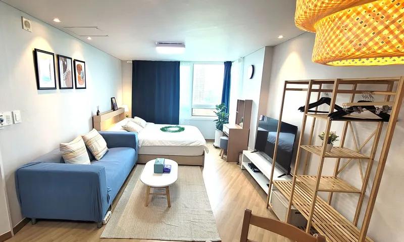 [Gangnam, Seoul] Right in front of Daecheong Station on Line 3 #Samsung Hospital #Daechi-dong Academy Street #Setec 2