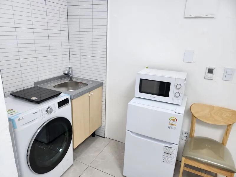 [Eunpyeong, Seoul] Neat white and gray studio, 3rd floor studio about 3 minutes from Yeonsinnae Station 21
