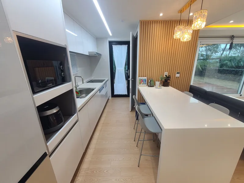 [Namwon, Seogwipo] 43-pyeong Jeju private pension C3 Opera Garden Family happiness space 40