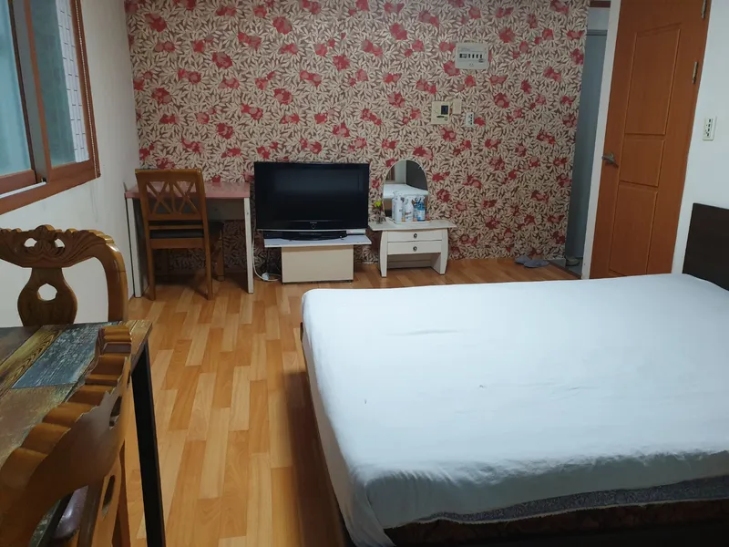 [Suyeong, Busan] Ace 3rd floor, 3rd unit, one-room apartment, 4 minutes from Baesan Station 26