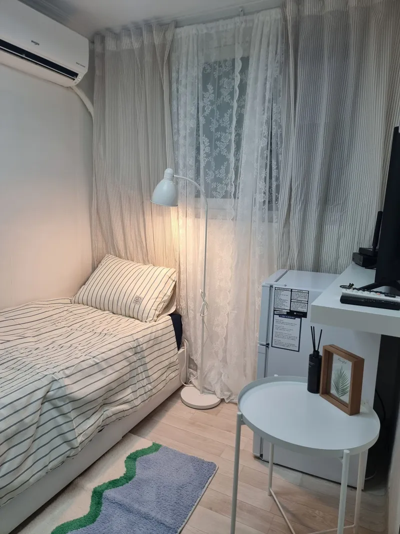 [Bucheon] White modern interior, 3 minutes walk from Bucheon Station 7