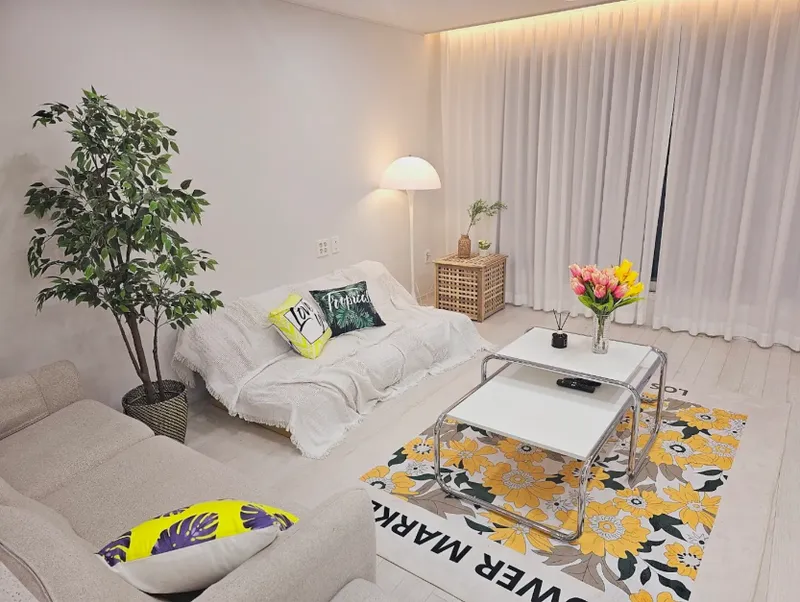 [Bucheon] Spacious three-room newly built apartment, best condition, guest preferred, full option 10