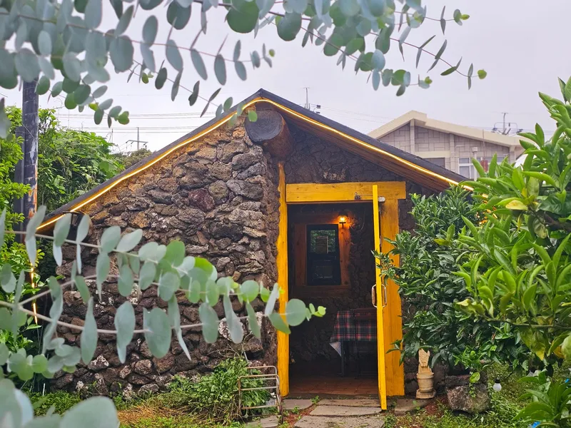 [Namwon, Seogwipo] Emotional accommodation #Independent house #3 min walk to the beach #Large garden #Jacuzzi #Barbecue in jar #Sesko 42