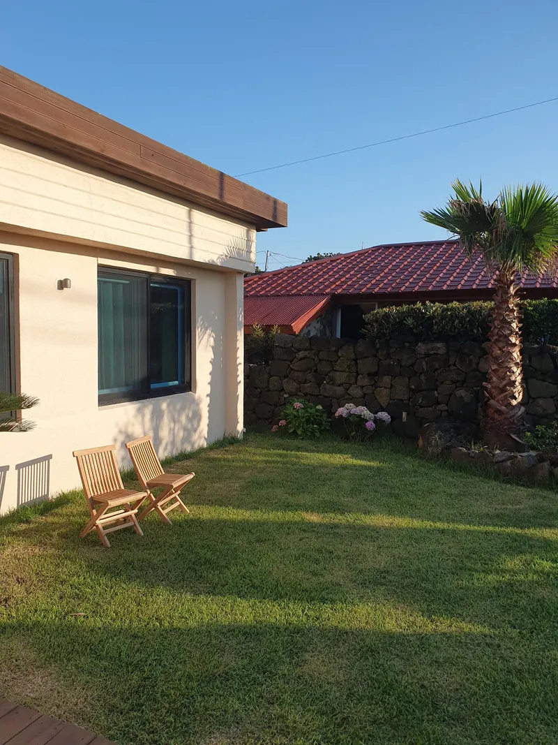 [Hallim, Jeju] Aewol, Gwakji, Gwidok coastal road village cozy jacuzzi yard independent accommodation 17