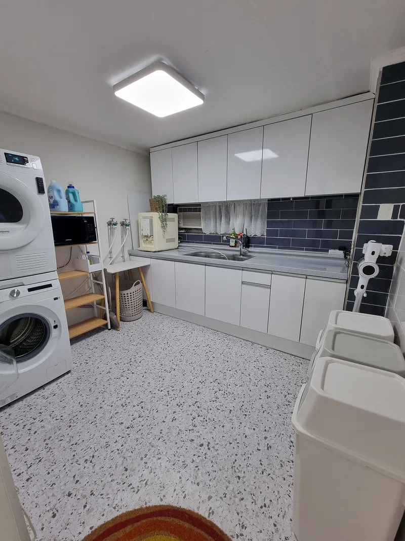 [Bucheon] White modern interior, 3 minutes walk from Bucheon Station 13