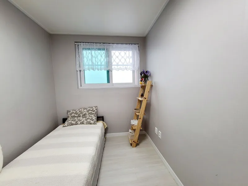 [Suwon] Paldasan view, newly built owner's unit, terrace, private, high-speed internet 9