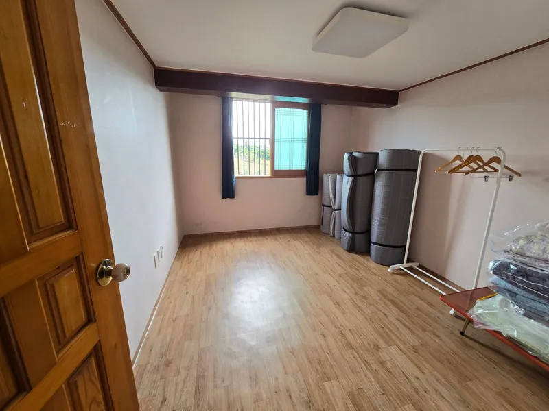 [Seongsan, Seogwipo][Seogwipo Shinsan] Accommodation with no utility bills and vehicle provided 200m from the beach 24