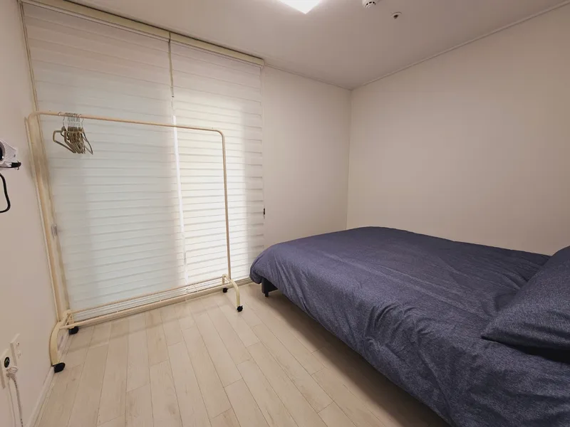 [Bucheon] Spacious three-room newly built apartment, best condition, guest preferred, full option 4