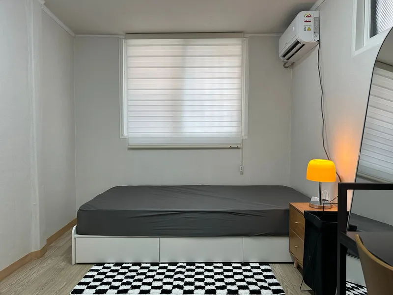 [Mapo, Seoul] 7 minutes from Ewha Womans University & Ahyeon Station Two-room 6