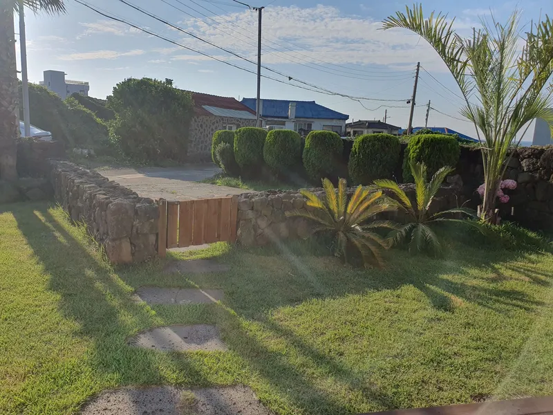 [Hallim, Jeju] Aewol, Gwakji, Gwidok coastal road village cozy jacuzzi yard independent accommodation 24