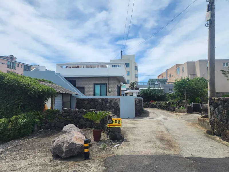 [제주 구좌] 조용한 김녕 바닷가 마을, 옥상과 마당이 있는 독채 4