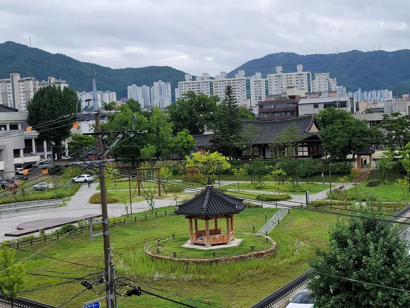 [충북 충주] 공원뷰 럭셔리룸 도보로 즐기기(문화공원,전통시장,관아골) 9