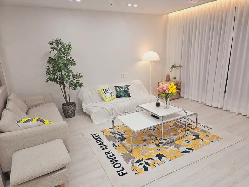 [Bucheon] Spacious three-room newly built apartment, best condition, guest preferred, full option 9
