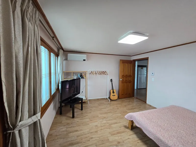 [Seongsan, Seogwipo][Seogwipo Shinsan] Accommodation with no utility bills and vehicle provided 200m from the beach 9