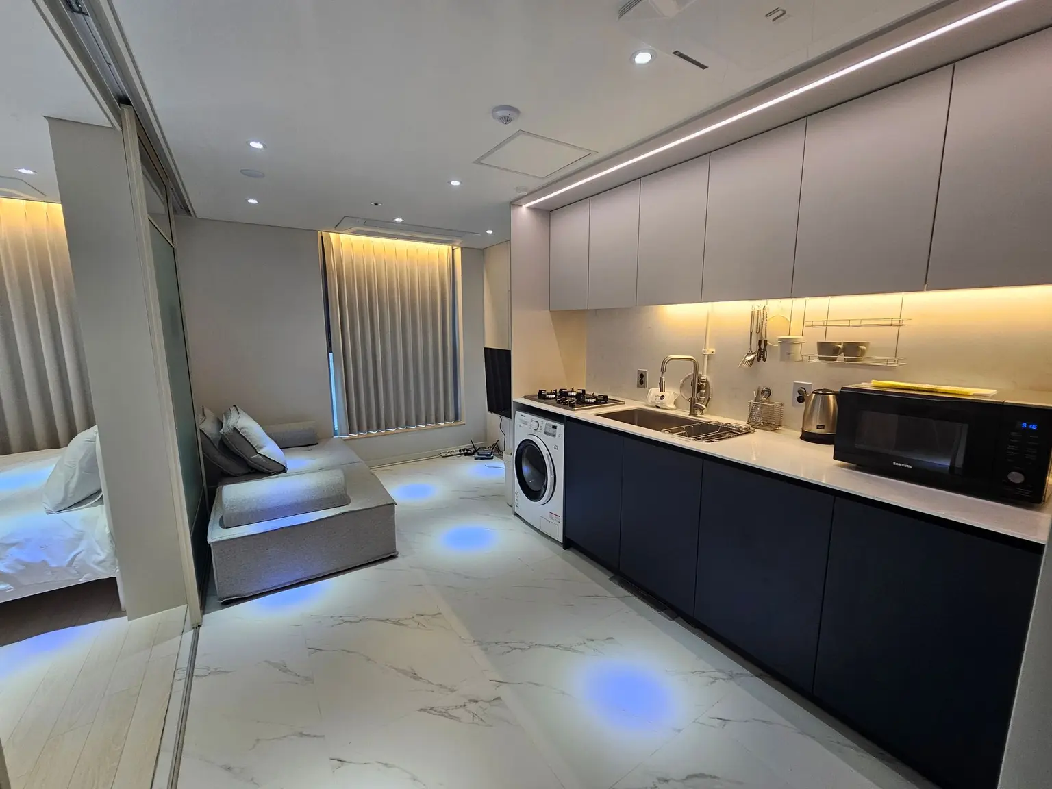 Seoul Gangnam walkable Apartment 1BR & sleeps 4 1 minute from Seolleung Station. Newly built, fully-optioned 5 Cover Photo