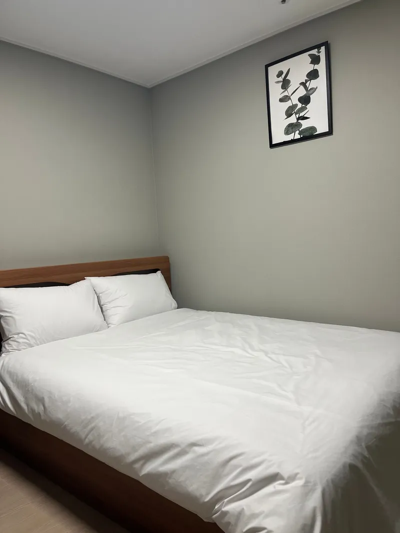 [제주 노형동] 깔끔하고 편안한 신축 레지던스/45평3룸침대2화2 7