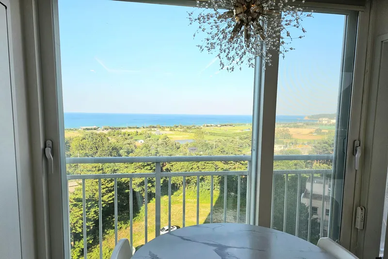 [Yangyang] #20 pyeong#Surf Beach#High-rise ocean view pool interior apartment 17