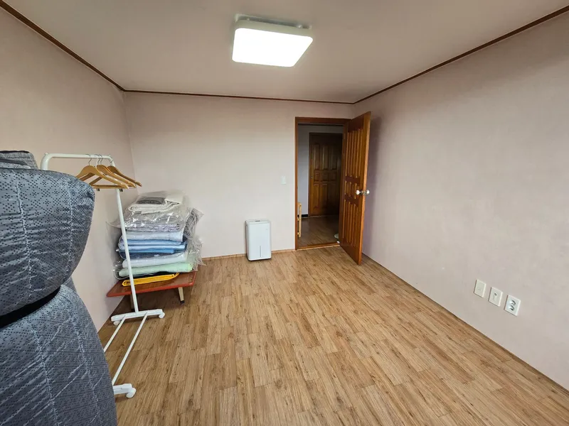 [Seongsan, Seogwipo][Seogwipo Shinsan] Accommodation with no utility bills and vehicle provided 200m from the beach 25