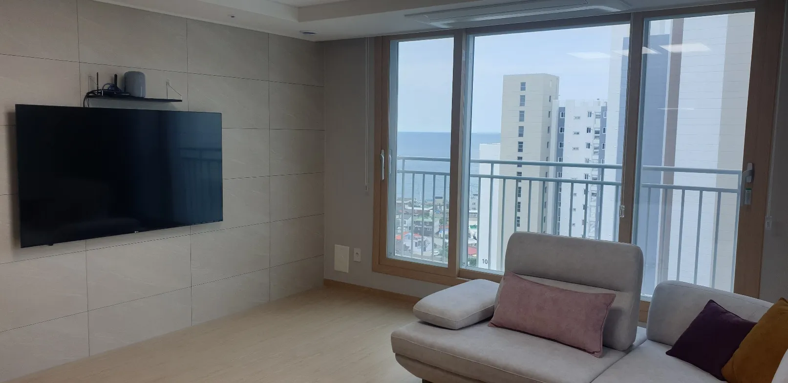 Two-Bedroom in Sacheon, Gangwon — 116m², sleeps 6, 2 baths