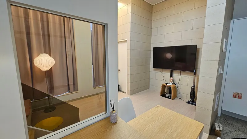 [Gangnam, Seoul] 2 queen-size beds in front of Seolleung Park in Samseong-dong 26