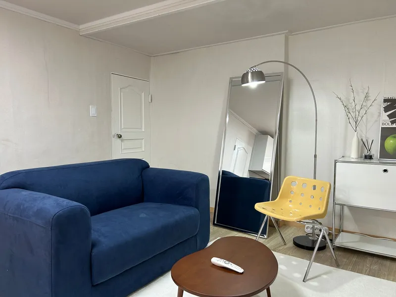 [Mapo, Seoul] 7 minutes from Ewha Womans University & Ahyeon Station Two-room 2