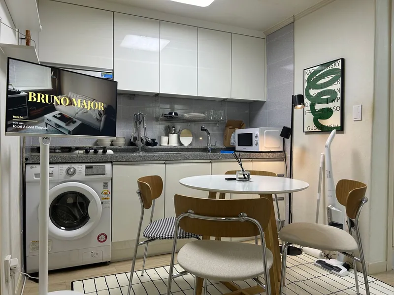 [Dongdaemun, Seoul] 10 minutes from Foreign Language University Station, three-room 5