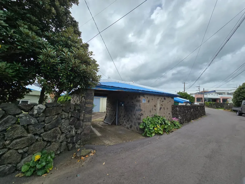 [Seongsan, Seogwipo][Seogwipo Shinsan] Accommodation with no utility bills and vehicle provided 200m from the beach 33