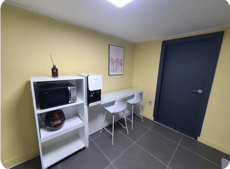 [Guro, Seoul] Remodeled, 7-minute walk from Oryu-dong Station, cost-effective, fully-optioned two-room 15