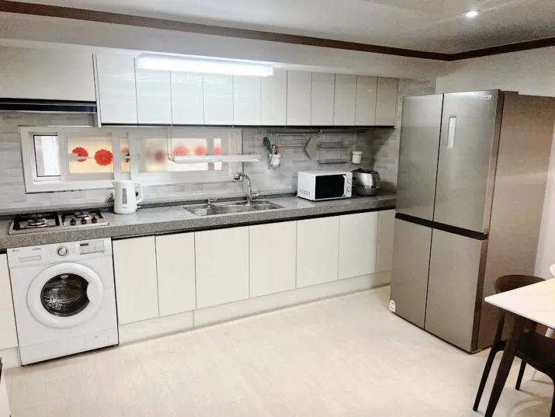 [Seongbuk, Seoul] Seongshin Women's University Station, Bomun Station Women-Only Share House 2-Person Room B 13