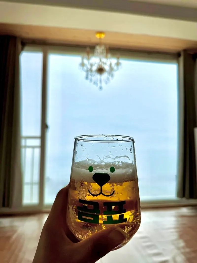 [Pohang] A cozy space with a private ocean view, perfect for working from home. 8