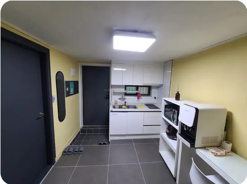 [Guro, Seoul] Remodeled, 7-minute walk from Oryu-dong Station, cost-effective, fully-optioned two-room 12