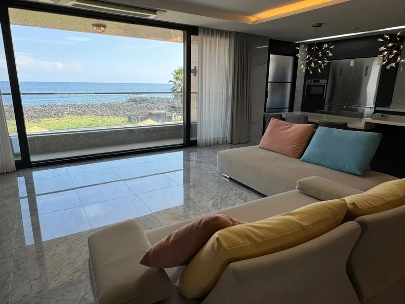[Seongsan, Seogwipo] Special price, luxury family room with emerald sea view, duplex, 70 pyeong 36