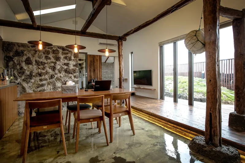 [Gujwa, Jeju] Touching Jeju's Traditional Stone House! Emotional Stay 8