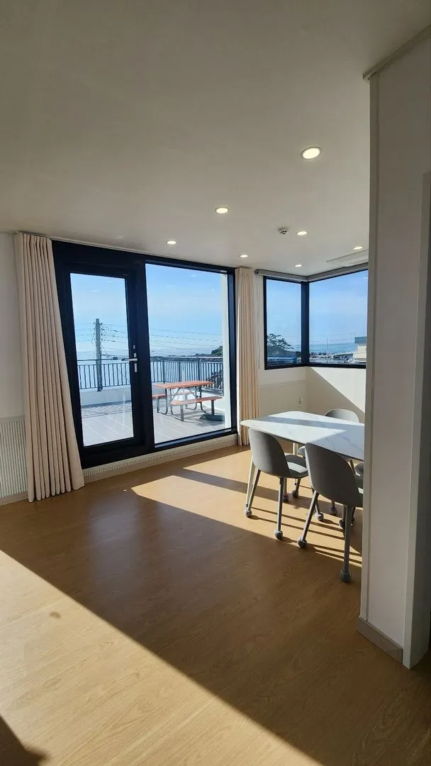 [Pohang] One-room pension with ocean view, 1st floor, room 102 27