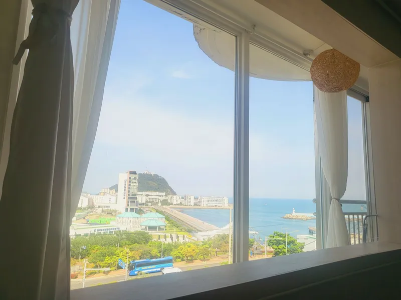 [부산 영도] 탁트인 오션뷰와 마운틴뷰 투룸 # 펫 프렌들리 4