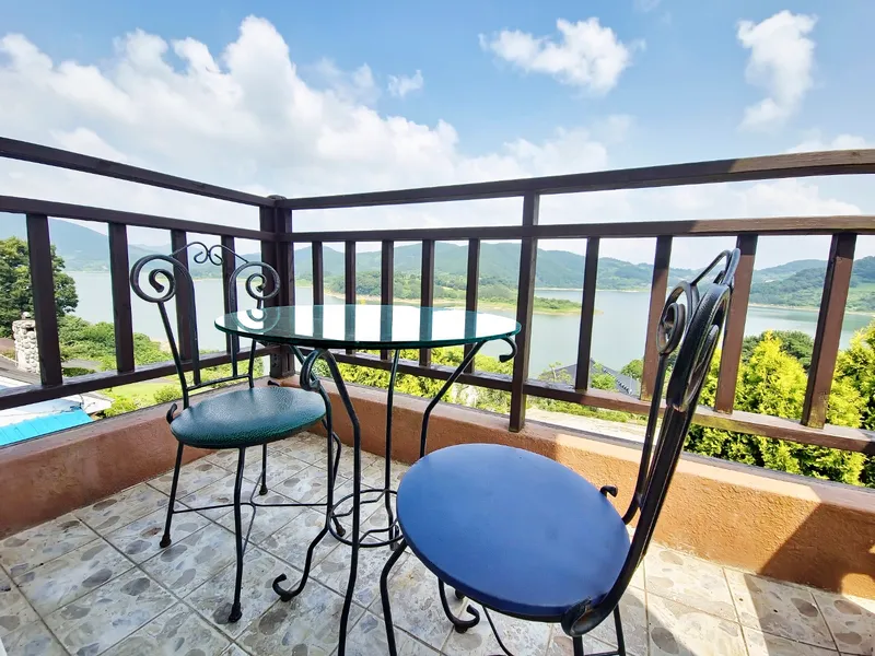[Jeongeup] 2-person pension with a view of Okjeong Lake on Daejanggeum Masil Road #Freesia 2