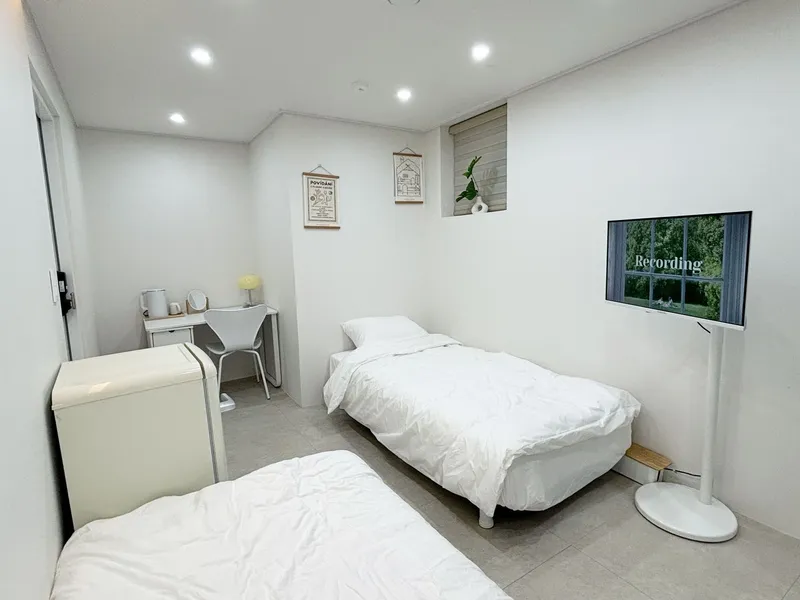 [Jung-gu, Seoul] Newly built, clean, 5-minute walk from Myeongdong Station, fully-equipped twin room 106 9