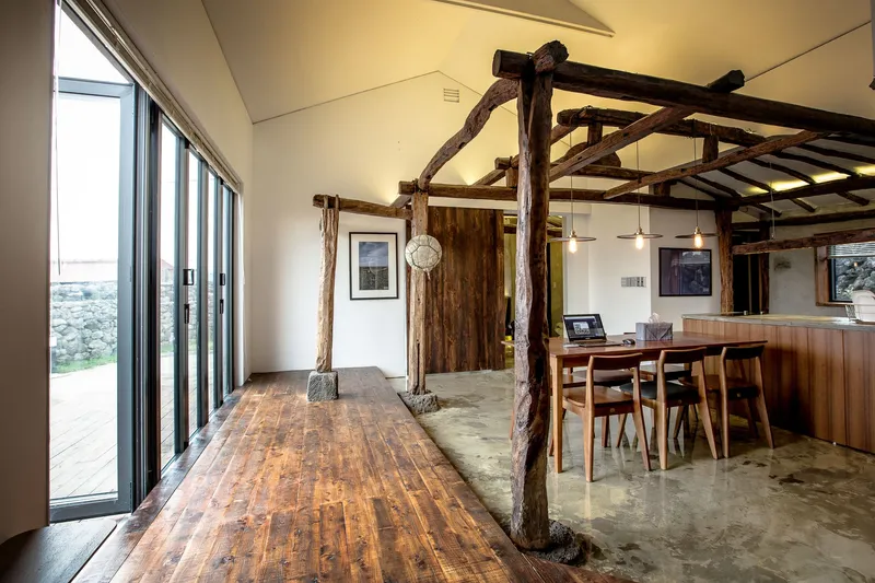 [Gujwa, Jeju] Touching Jeju's Traditional Stone House! Emotional Stay 6