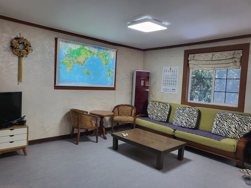 [Boryeong] European-style 2-story detached house in the forest 11