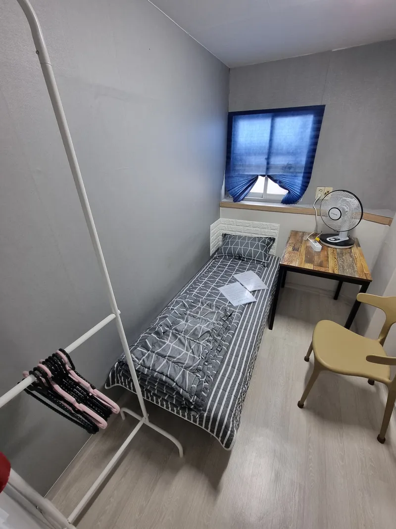 [서울 마포] 홍대 작은 고시텔 개인실 A02 2