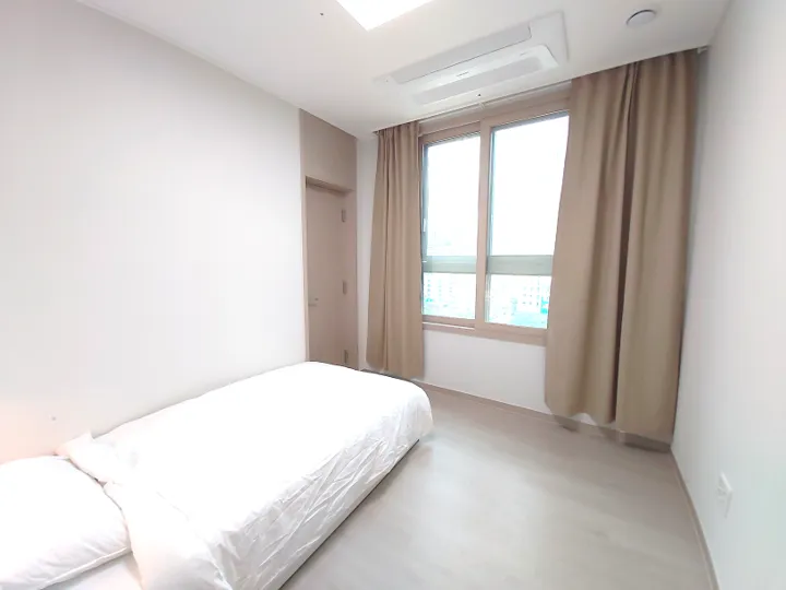 [Haeundae, Busan][Busan Haeundae Centum] Newly built 3-room officetel (2 bathrooms) right in front of Jaesong Station 5